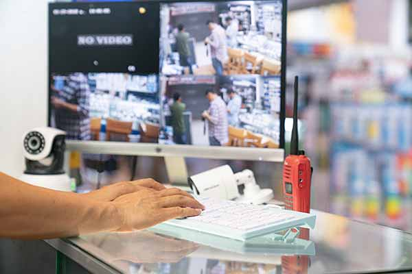 Avantages télésurveillance sécurité professionnelle