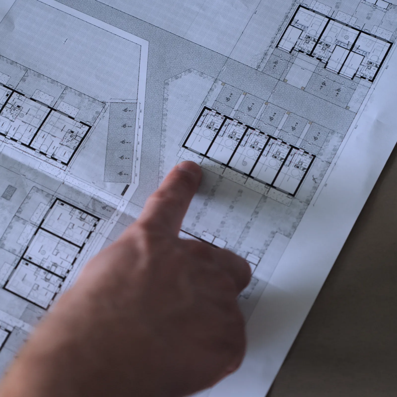 Plan architectural de système de sécurité intrusion détaillé par SERELYS SÉCURITÉ en Vendée, montrant la disposition des alarmes et capteurs premium sur mesure